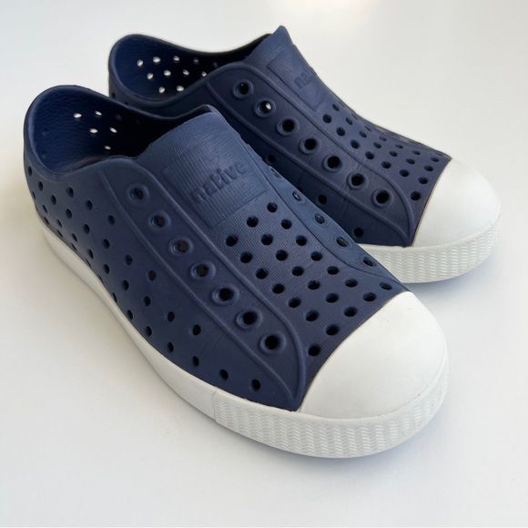 EUC Native Jefferson Slip-On Sneakers - 11 - Picture 1 of 8